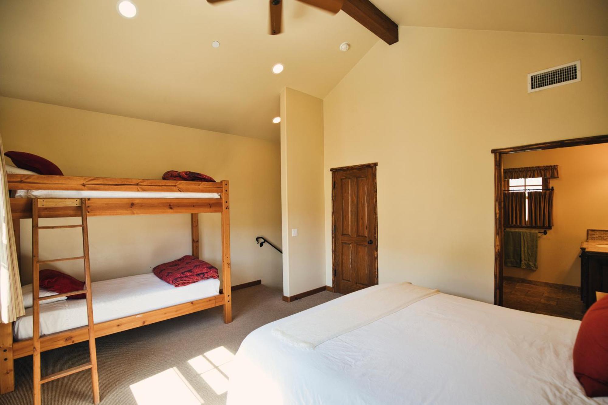 Circle Bar B Guest Ranch Hotel Capitan Luaran gambar