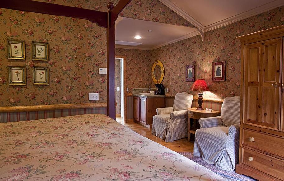Circle Bar B Guest Ranch Hotel Capitan Bilik gambar